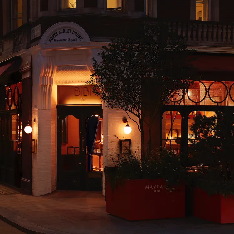BiBi Lates: Mayfair's Late-Night Indian Dining Experience