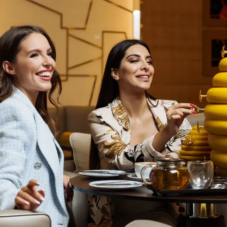 Experience The SocialBee Beehive Afternoon Tea at Hilton Dubai