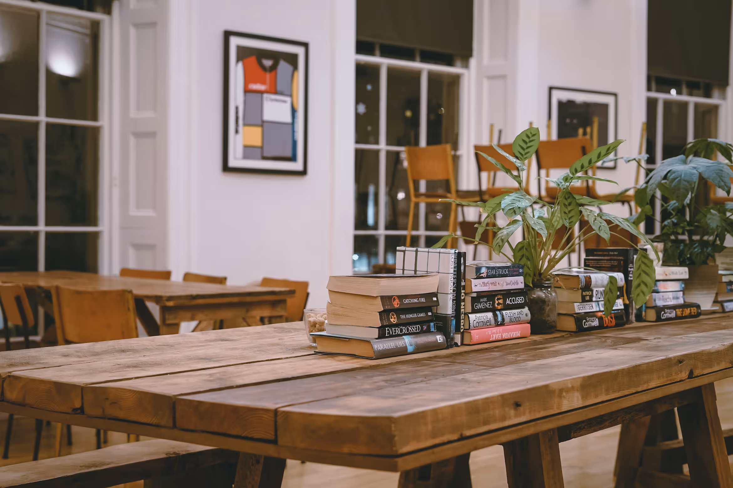 Book Hero Cafe Dubai: 24 Hour Bookstore Cafe With Arabian Gulf Views