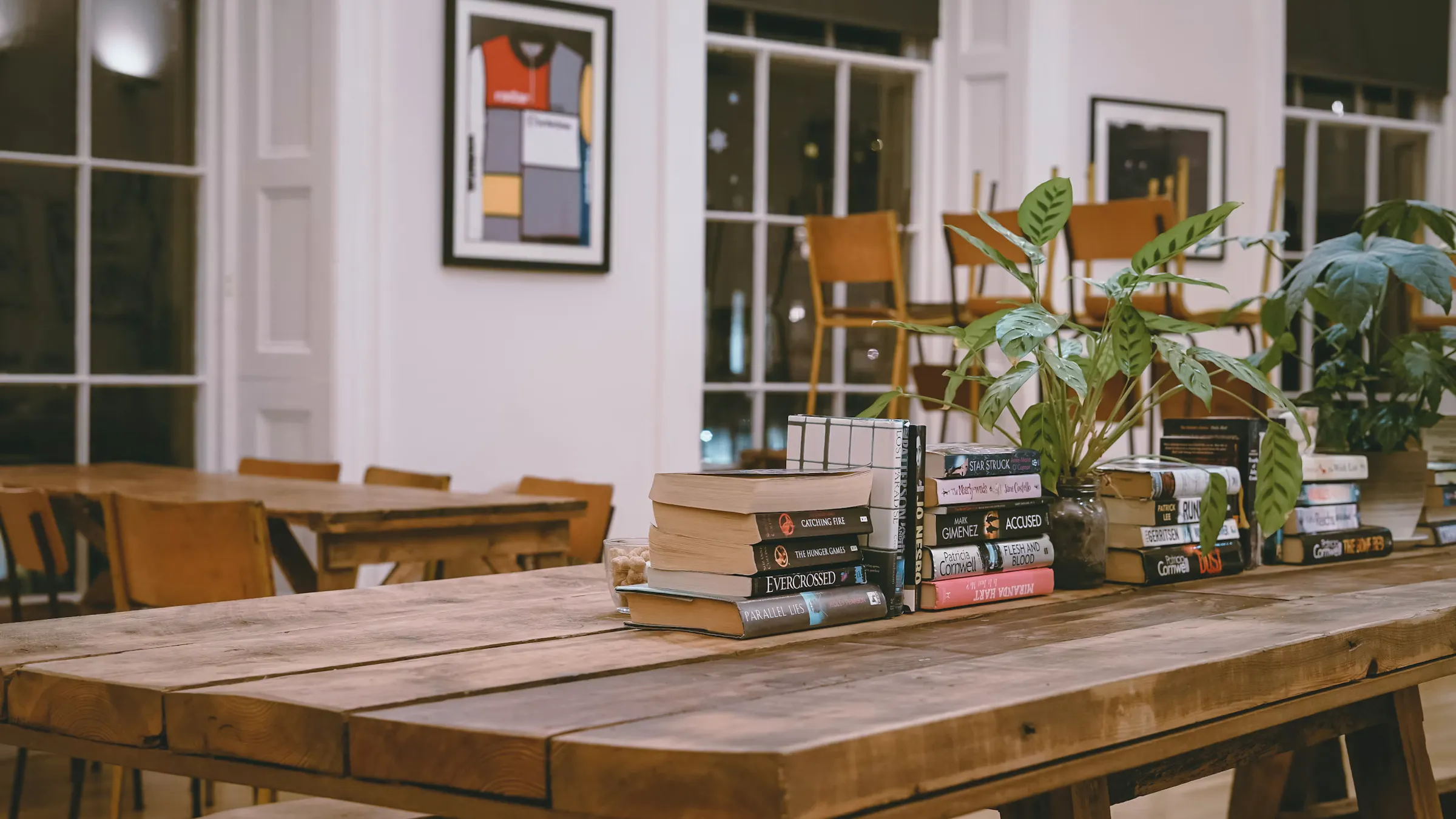 Book Hero Cafe Dubai: 24 Hour Bookstore Cafe With Arabian Gulf Views