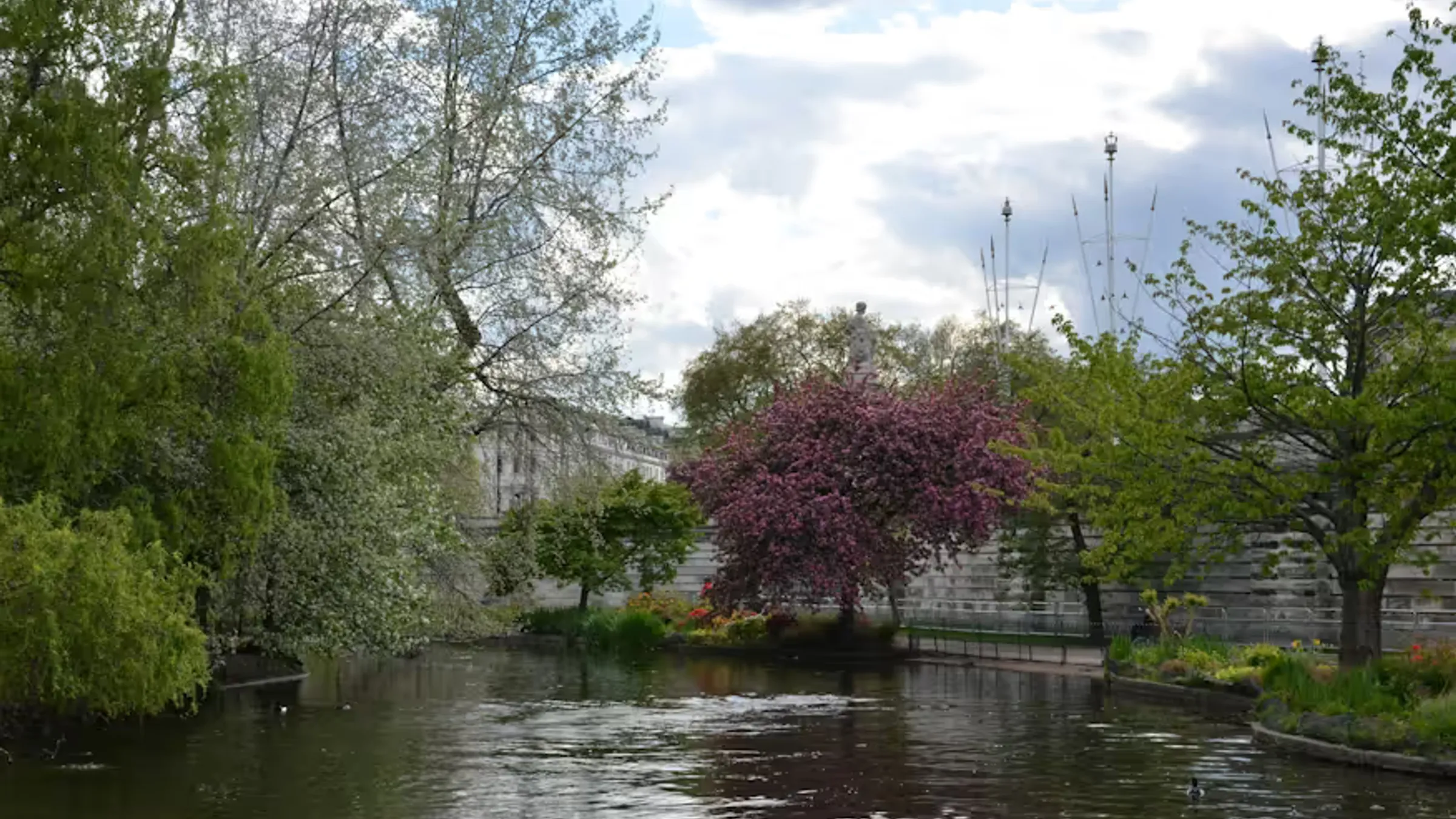 A Complete Guide To Leonardslee Lakes & Gardens London